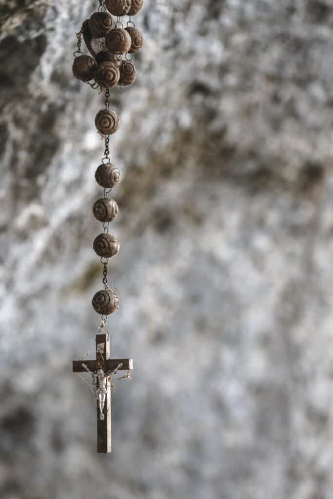 guide praying monday rosary